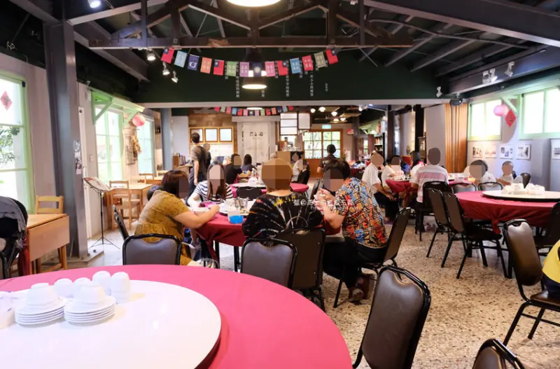 台中北屯│方正谷眷村味-來自埔里的美味，過年過節推薦的眷村菜和台菜，眷村風格懷舊風，台中市眷村文物館內 - 藍色起士的美食主義