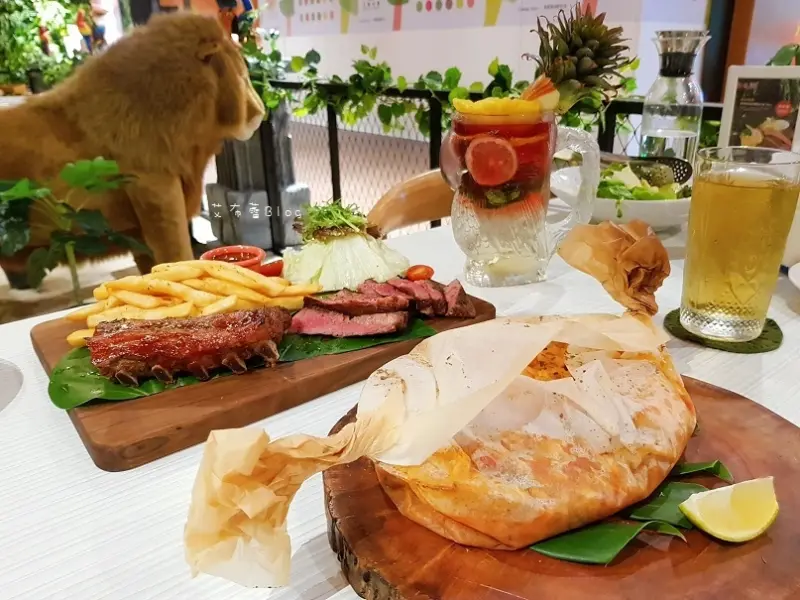 《高雄美食》愛．雨林餐廳❤悅誠廣場美食~熱帶雨林創意料理｡