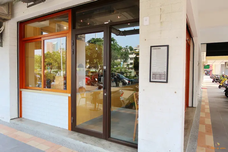 (食-高雄新興) 羊淘咖啡 Buii Coffee 林森店 / 黑糖拿鐵令人喜愛的咖啡館