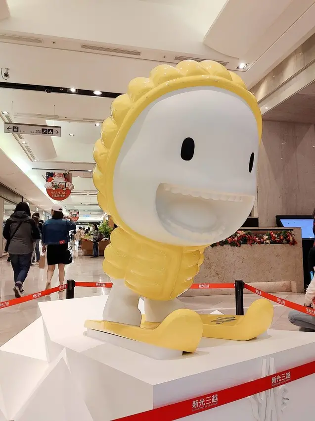 潮人快衝了，Moncler Genius 公仔現身信義區