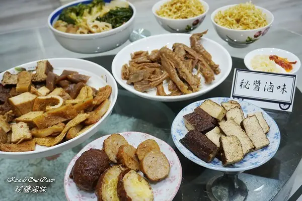 樂華夜市必吃美食．精選食材無多餘湯汁又會回甘的冷食滷味──秘醬滷味