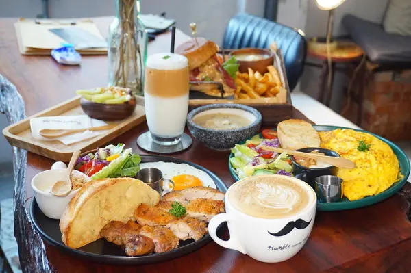 [高雄美食] 超用心的懷舊風情早午餐-亨寶咖啡 Humble Beginnings Cafe /高雄早午餐推薦 /高雄咖啡廳推薦