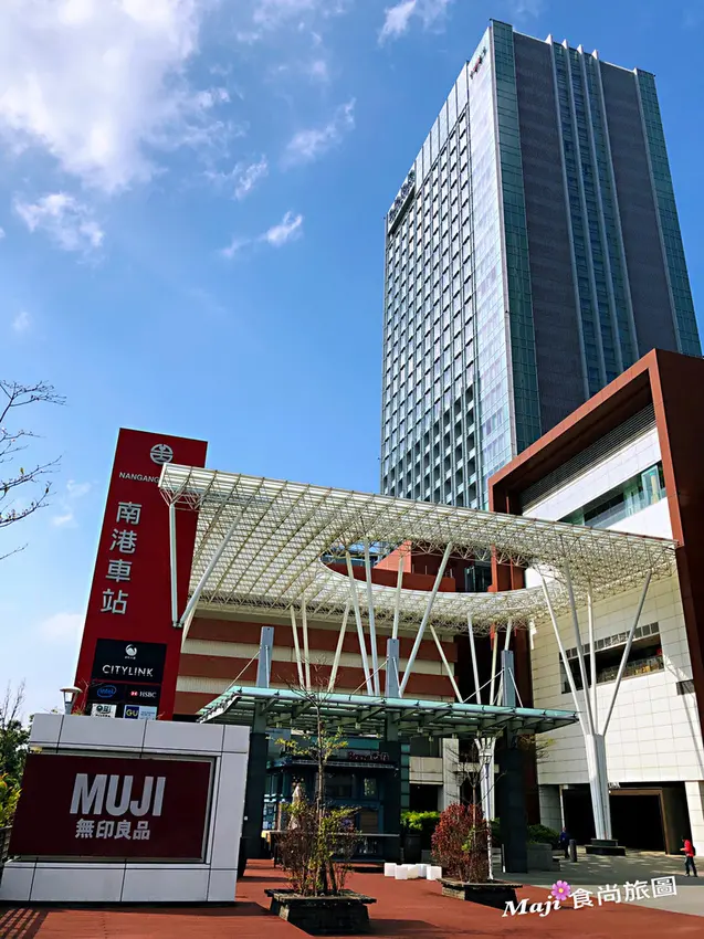 【台北-南港區】台北南港蔦屋書店 TSUTAYA BOOKSTORE 結合書香 咖啡香 美食  購物的生活饗宴