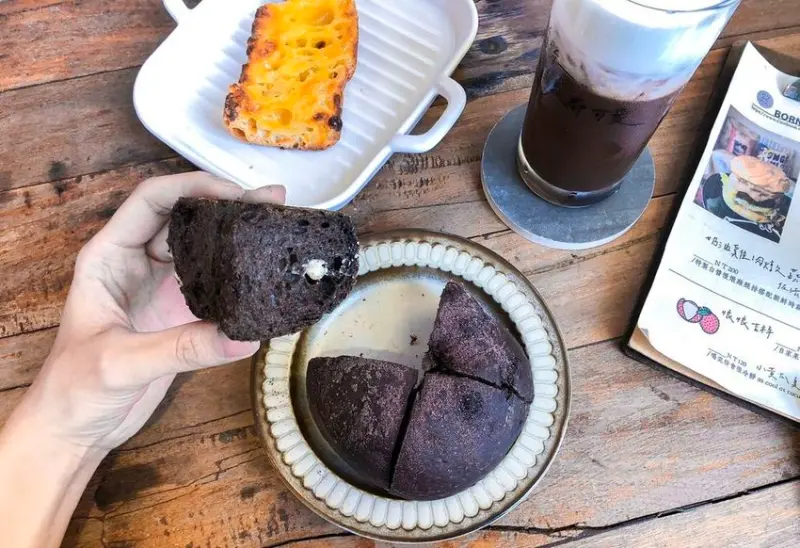 墾丁恆春・下午茶甜點麵包｜伯虎在二樓．恆春But Who｜讓人難忘的手工麵包，復古老宅計時咖啡廳~餐點平價又好吃!