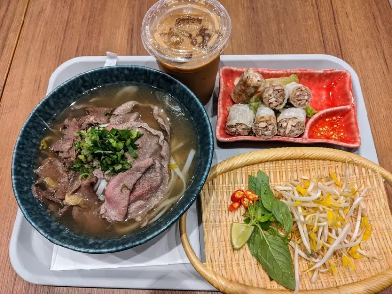 她思鄉你吃香：越南河粉首度飄香台北101（飛機河粉）