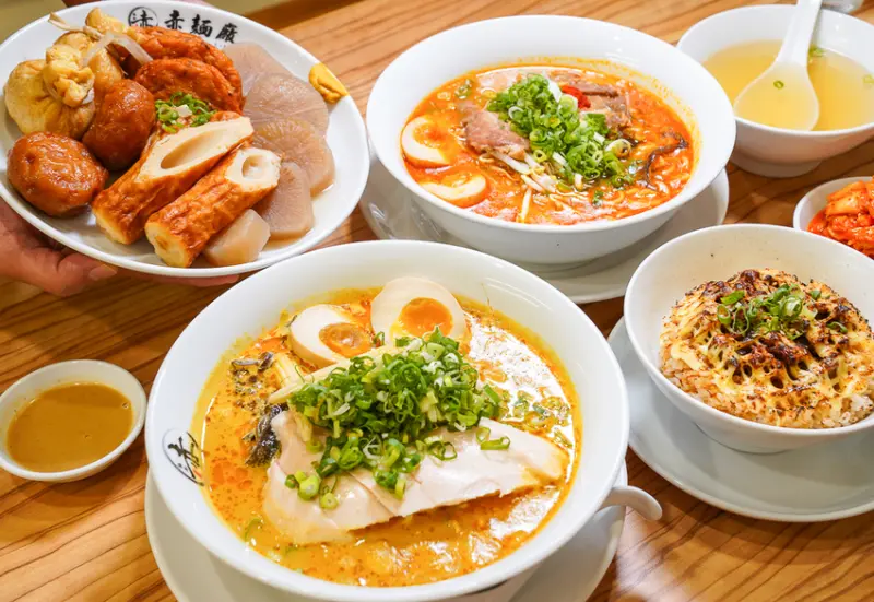 [高雄]赤麵廠レッドラーメン新崛江-超有氣氛日式屋台拉麵x暖暖關東煮!晚餐賣到宵夜 - 美食好芃友