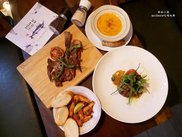 新竹美食｜城咖Urban Tribe牛排精釀餐廳~寧靜舒適的氛圍，下班、假日聚餐小酌一番的好去處