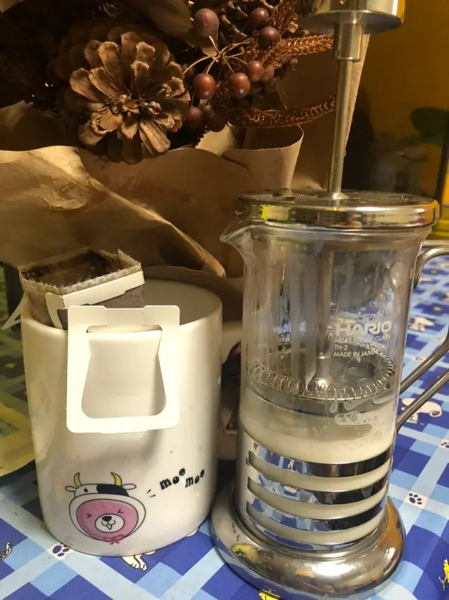 「經典獨家濾掛咖啡」是我忙碌、獨處時的最佳拍檔；和好朋友分享「湛盧咖啡」是下午茶的最佳良伴