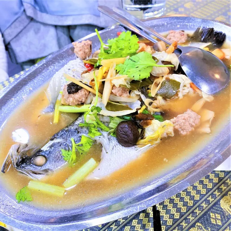 [台北泰式]中山國中站「泰合平價泰國菜館」好多獨家泰菜的平價泰式料理/咖哩苦瓜美味又開胃/老少咸宜的道地泰國菜/梅汁蒸魚配料滿滿滿/附菜單