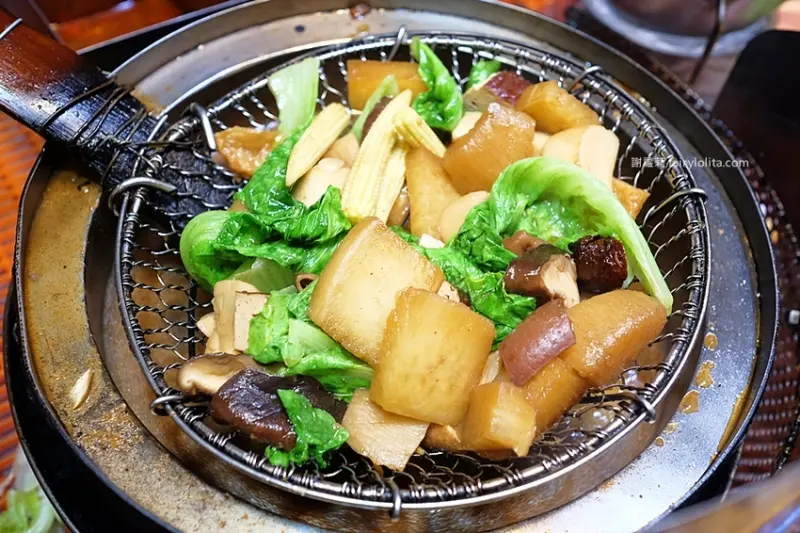 鄉民大推夜市最強滷味？！小小一攤超級隱藏版，走過路過立馬就錯過！