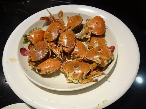 港龘(ㄊㄚˋ)  港式自助百匯~平日中午365元~平日晚餐385元~假日全天420元吃到飽~中壢店~