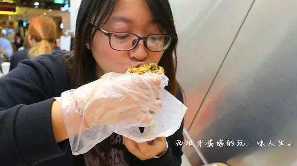 FUN Square押香包｜快餐車開進微風南京啦～多種異國口味押香包，料理無國界、嘴大吃四FUN！