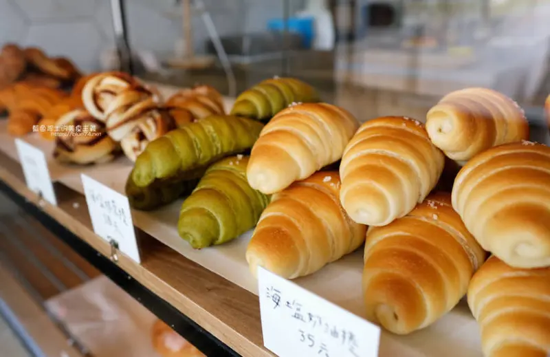 雲林斗六│安可安提麵包咖啡廳-雲林私心喜歡麵包烘焙店家，可頌和奶油捲跟肉桂捲內用外帶都來一份 - 藍色起士的美食主義