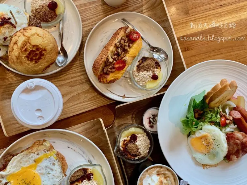 【高雄前鎮咖啡館 】咖啡覺醒Coffee Wake Up｜維克早餐跨足質感咖啡廳 舒適空間放蕩一下午