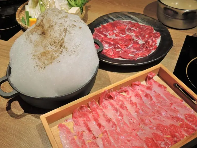 Power Beef 冷藏肉涮涮鍋｜超人氣棉花糖壽喜燒！驚為天人的雞白湯！日本和牛、台南溫體牛通通都是經典！台北中正火鍋推薦、台北忠孝新生火鍋推薦