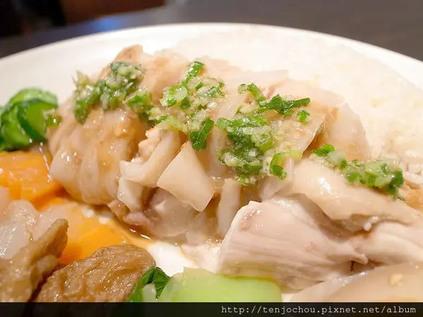 花花，甲飽沒【台北食記】慶城海南雞飯 巷弄內超人氣排隊美食 松山區南京復興站