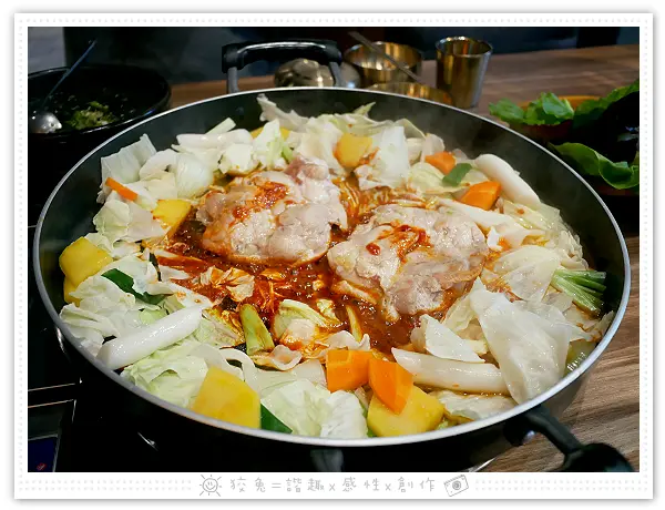 [高雄食記] 水刺床韓式烤肉餐廳二號店~高雄韓式烤肉推薦！新菜單之春川炒雞上市！貼心桌邊服務！小菜、生菜可續！