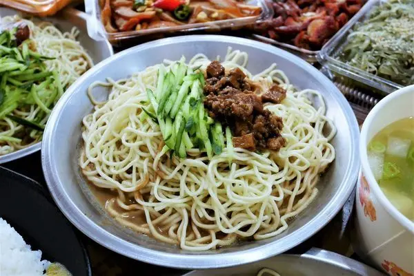 泰山美食小吃-一 喜涼麵.涼麵/燴飯/湯品/小菜.泰山涼麵.泰山美食.泰山小吃.泰山志明路美食