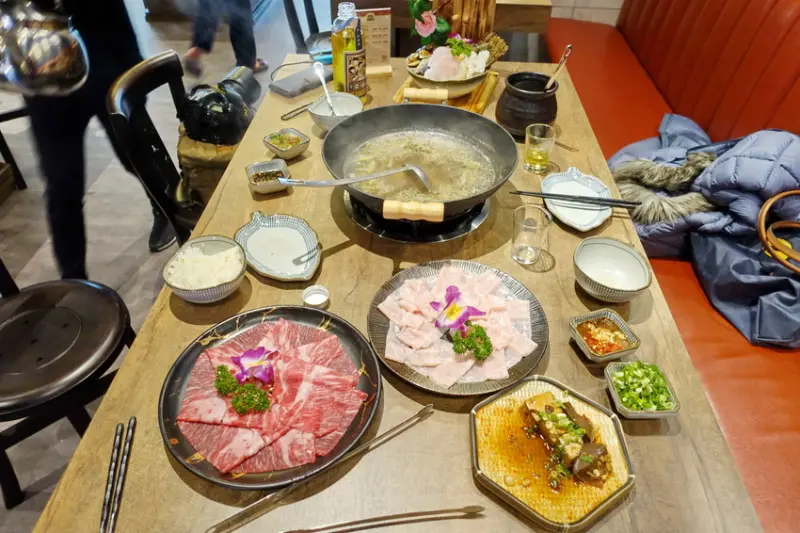 新竹品牌強登台中的石頭火鍋@復刻食鍋大墩店