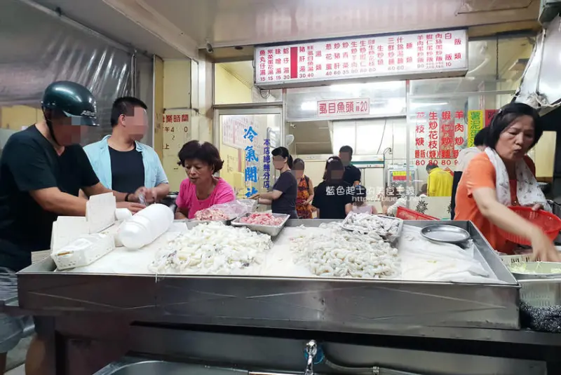 嘉義西區│民國53年創立生炒花枝蝦仁炒飯-文化路夜市周邊美食 - 藍色起士的美食主義
