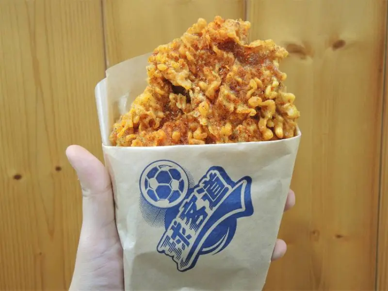 球客道精緻炸物 逢甲店｜上帝的雞排！採用雞腿排部位超多汁！超牛B炸牛排！台中逢甲夜市美食推薦、台中逢甲夜市小吃推薦、台中炸物推薦、台中雞排推薦