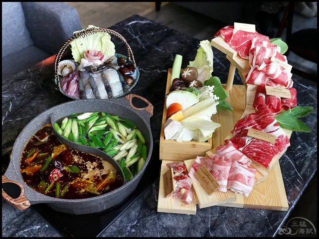 【松江南京火鍋】石‧撈麻辣鴛鴦鍋～麻辣ｘ魷魚螺肉蒜湯底，無骨牛小排、和牛、牛舌、哈根達斯，火鍋吃到飽打卡新地標！