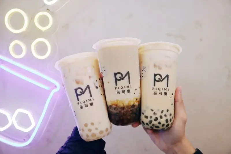 PiQiMi 必可蜜 (南港店)  ▎珍奶控收藏清單：台北必喝明星手搖飲店 茶香綠寶珍珠、鑽石蜂蜜珍珠、琥珀黑糖珍珠