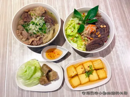 【竹北美食】小舍河粉湯頭清甜越南河粉  大份量軟嫩牛腱牛肚牛肉丸配料Q彈河粉