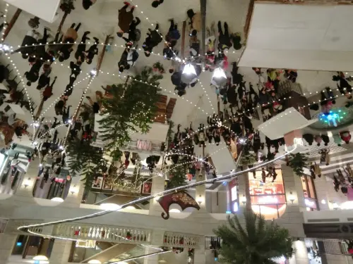 食尚小咪 ♥ 【台北101 聖誕市集開跑○法國史特拉斯堡聖誕市集○地點時間官網活動相關資訊 101 聖誕市集好逛嗎?值得去嗎?】