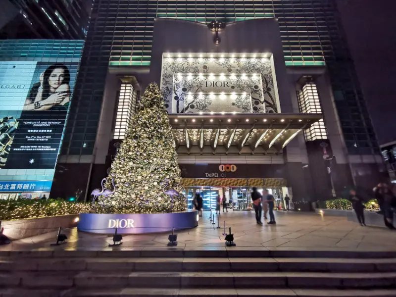 101購物中心 DIOR 超美精品聖誕樹－2019聖誕節必拍！