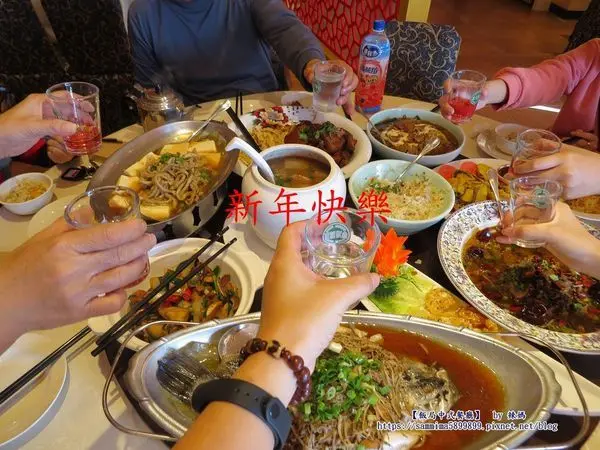 台中餐廳｜大里聚餐餐廳｜台中美食【飯局中式餐廳】將中式料理八大菜系集結在一起特色菜，充滿中國風的古典氣派裝潢，聚餐聚會的好所在~