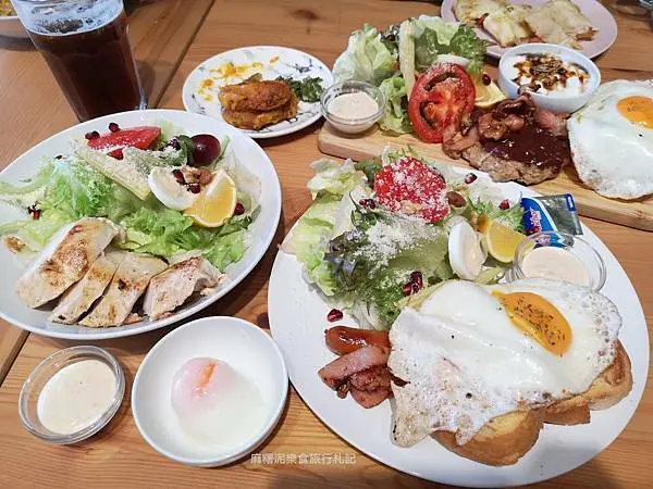 麗寶Outlet附近知名的后里早午餐、創意又用心的手作餐點、寵物友善商家、提供插座及WiFi『亮宅Brunch』(內含菜單