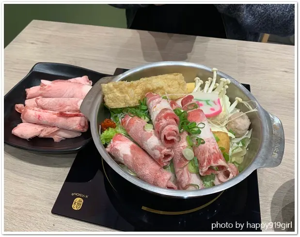 [高雄]日初小火鍋★百元平價鍋物，近家樂福鼎山店/悦誠廣場