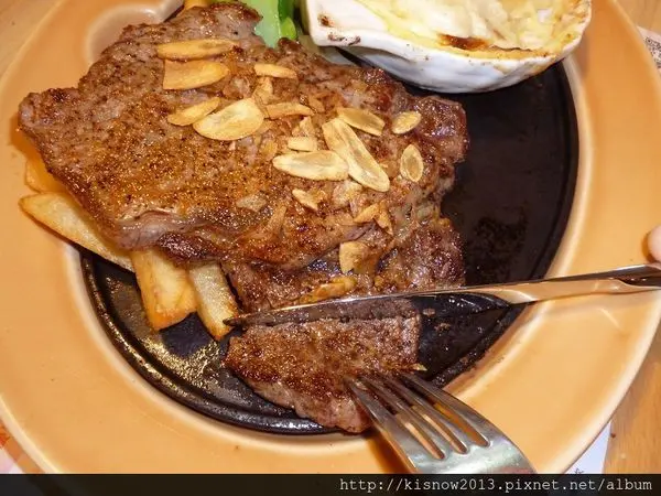 溫暖具有復古特色的餐廳--ROYAL HOST樂雅樂家庭餐廳(敦化店)口碑券体驗心得              