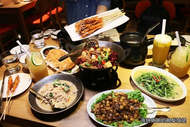 遠東信義A13美食『1010湘食堂(遠百信義店)』2~6人套餐，信義區聚餐，菜單價位，分店資訊(捷運市政府站/象山站)