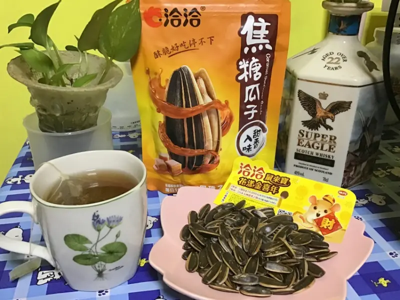 看電視最佳絕配 [洽洽焦糖瓜子] 茶餘飯後的貼心良伴