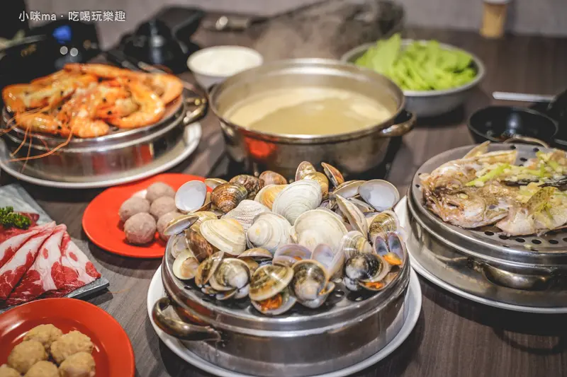 二月牌 沙茶爐海鮮蒸塔-新竹店 | 超猛又浮誇的尚青海鮮 層層疊疊堆成鮮美海鮮塔。每日進貨現撈海鮮 蒸出鮮味精華當湯底。近新竹動物園 / 新竹火鍋 / 新竹美食