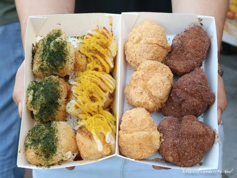 台中人氣燒麻糬，一開攤就大爆滿！8種口味可任搭，一盒只要銅板一枚～