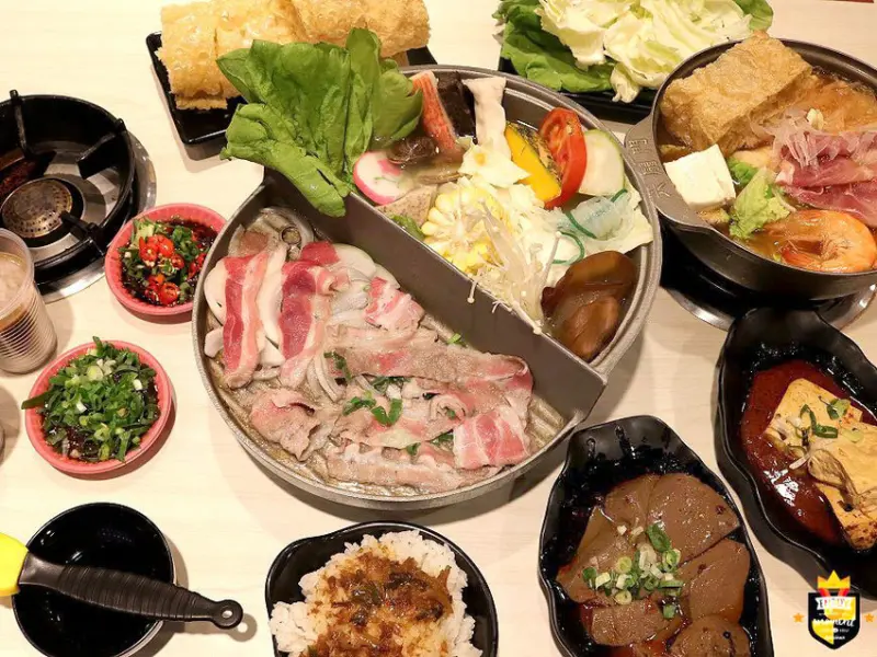 台南小火鍋／平價消費CP值高／10多種自助吧產品無限供應／用餐時段必客滿／隱藏版鍋物在牆上／限量古早味豬油拌飯／不收服務費