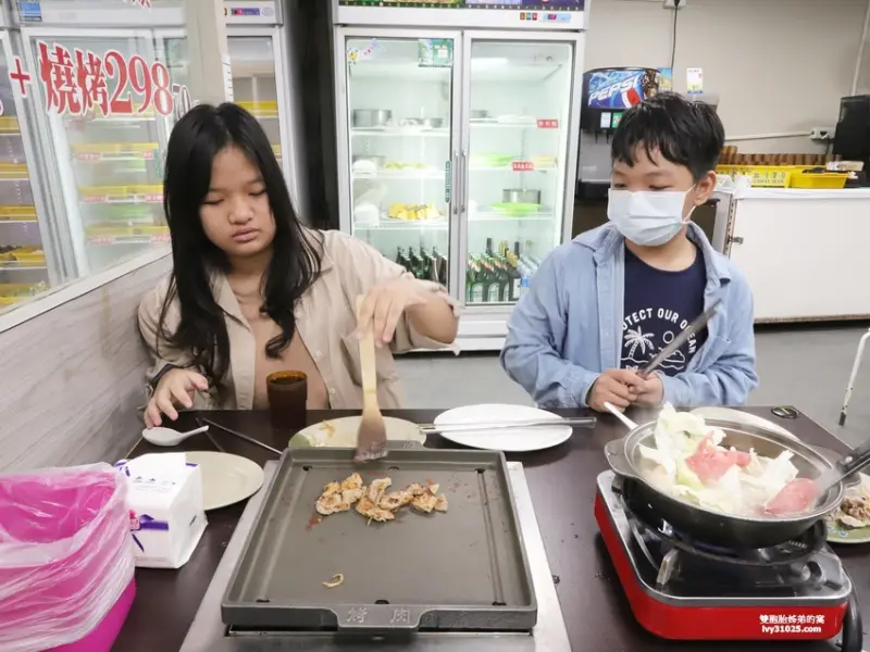 推薦高雄鼓山區平價X燒肉火鍋吃到飽 - 中將磁板燒肉屋20年老字號CP值高