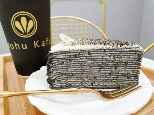 【岡山甜點】墨虎咖啡Mohu kafe 來拜金虎爺換蛋招財平安 千層蛋糕│下午茶 約會好時光