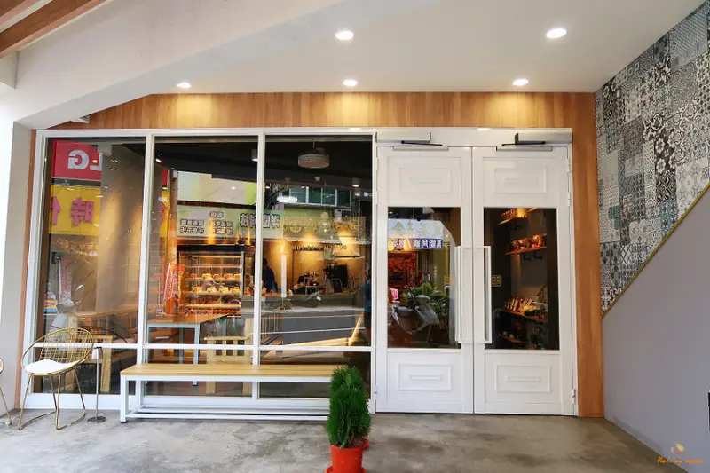(食-高雄岡山) 墨虎咖啡Mohu kafe / 奉祀虎爺的特色咖啡館