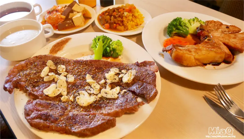 台北公館美食｜『YumYum好吃好吃公館店』-超高CP值，學生$159平價厚切牛排副餐吃到飽！