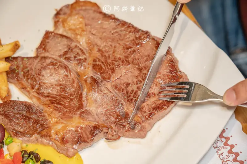 阿新筆記|橄欖愛洋蔥|隱藏台中！地中海夜景咖啡館，結合高爾夫球體驗，更是親子友善餐廳！