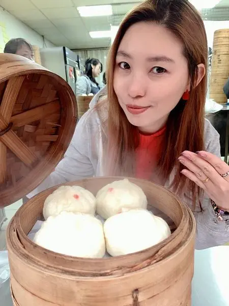 台北美食~千滋百味不及簡單純粹的味,永春站"老上海手工老麵包子"復刻童年美好食憶/永春市場銅板美食/限量和牛肉包