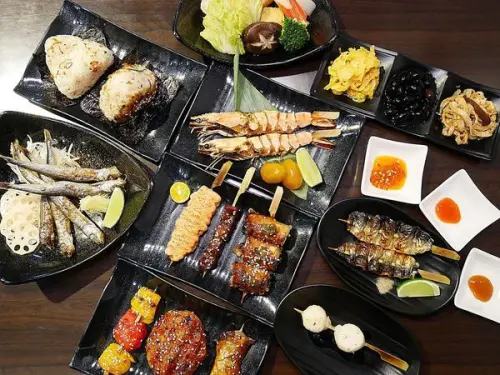 八豆妖關東煮 - 基隆日式小吃推薦，平價關東煮、烤物串燒、日式丼飯應有盡有，店門口停車場免費使用