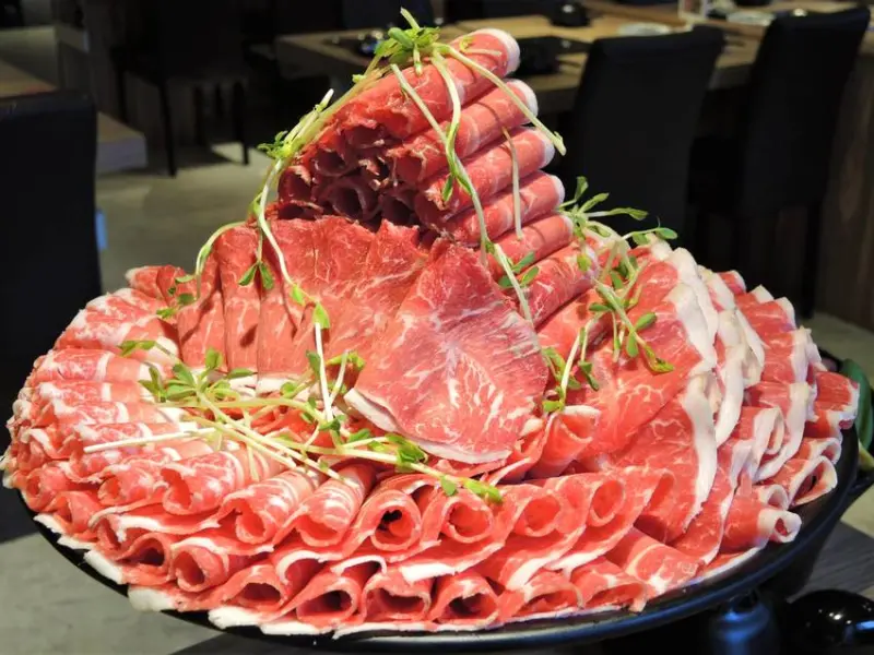 麻六味 精選麻辣火鍋專賣｜大胃王挑戰！地獄麻辣大食怪特餐！超澎湃超豪邁！肉比天高！三種辣度等你來挑戰！桃園唯一的麻辣大胃王火鍋店！桃園麻辣鍋推薦、桃園火鍋推薦、桃園美食推薦、桃園吃到飽推薦