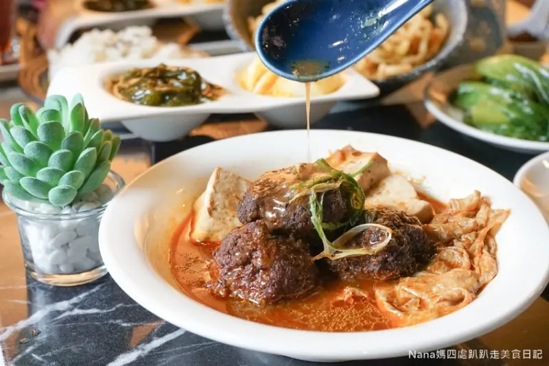 《新莊美食》麻麻號 排骨、鴨血、豆腐專賣 香麻度令人滿意(近輔仁大學)