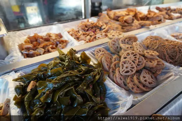 【桃園美食】榮榮麻辣鴨頭滷味：團購美十大推薦！四川養生麻辣燙料多味美。Foodpanda外送。中壢遊客必吃美食推薦