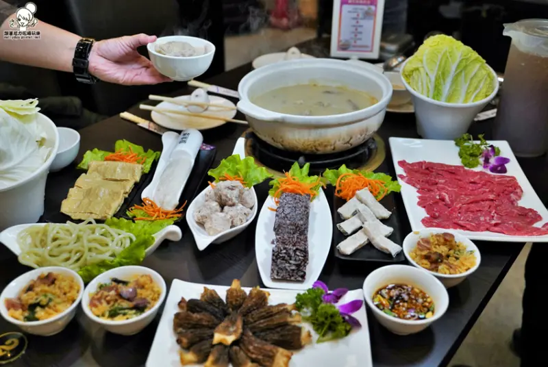 獨門鍋物推薦TOP級湯王胡椒豬肚雞，濃郁順口溫暖湯頭、平價消費聚餐推薦 - 跟著尼力吃喝玩樂＆親子生活